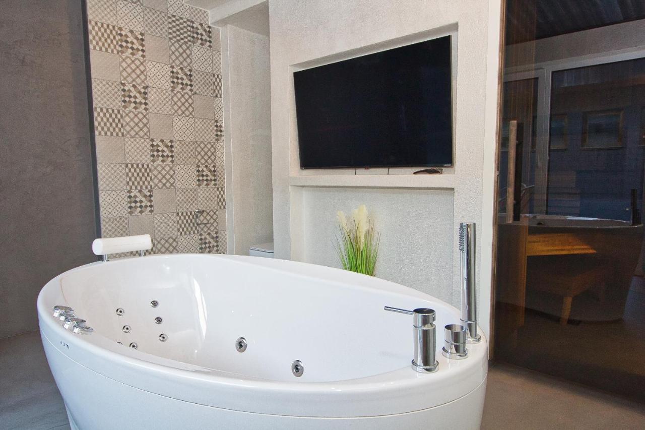 Casa Monkey Paernu With Sauna And Terrace Ngoại thất bức ảnh